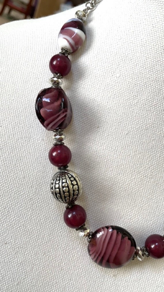 Stunning vintage beaded necklace with beautiful c… - image 2