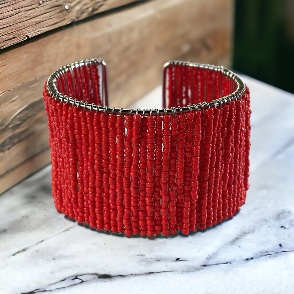 Stunning vintage coral beaded cuff bracelet