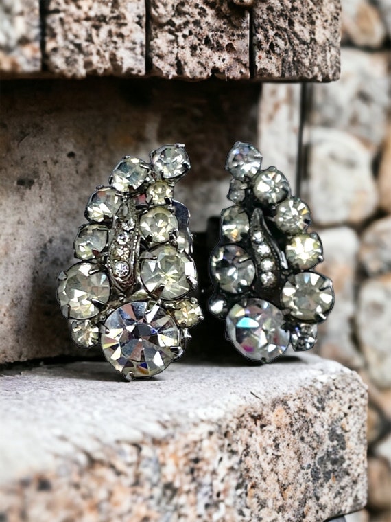 Stunning vintage Weiss rhinestone clip on earrings - image 4