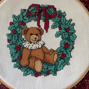 Christmas cross-stitch on hoop vintage wall hanging with lace trim - teddy bear in a wreath - 10"