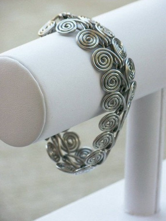 Stunning unique linked scrollwork silvertone vint… - image 3
