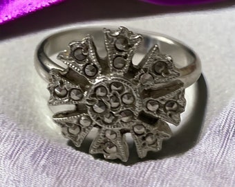 Stunning vintage marcasite ring - adjustable
