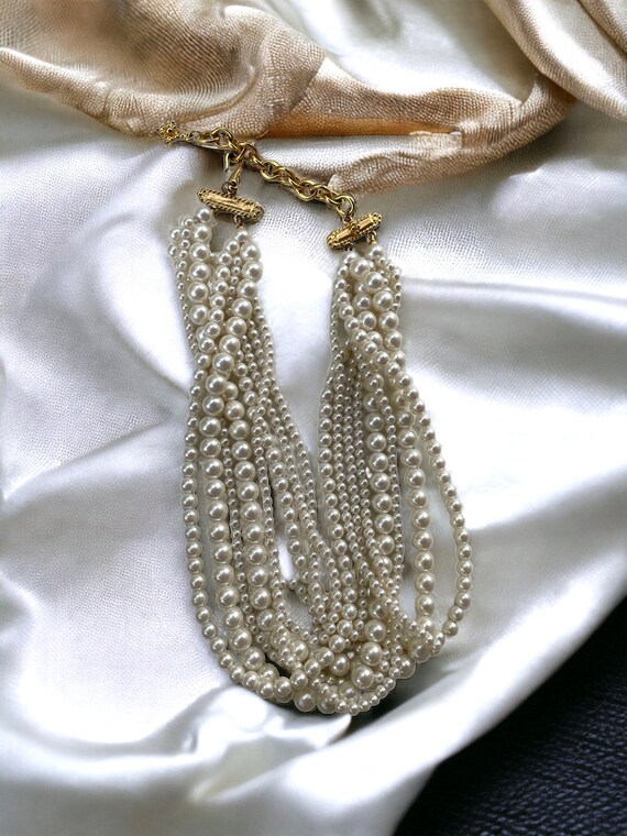 Stunning multi-stranded multi-sized all white fau… - image 7