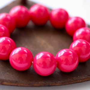 HOT pink stretchy vintage beaded bracelet