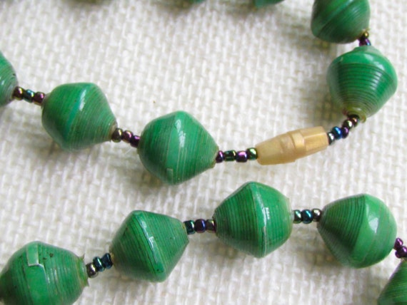 Unique green vintage artisan necklace - beads loo… - image 4