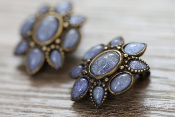 Stunning light blue vintage clip on earrings - image 2