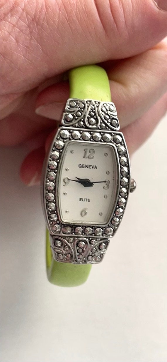 Montre Femme Vintage Geneva Avec Pierres - Fonctionnelle, Pile Neuve