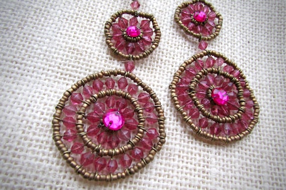 Very long handcrafted vintage pink & gold beaded … - image 1