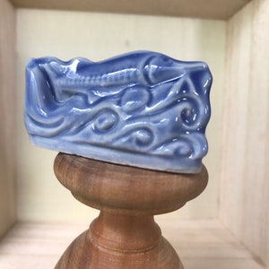 Signed Wade England glazed porcelain figurine - blue DOLPHIN - Wade Whimsies, Red Rose Tea, dollhouse Miniatures image 4