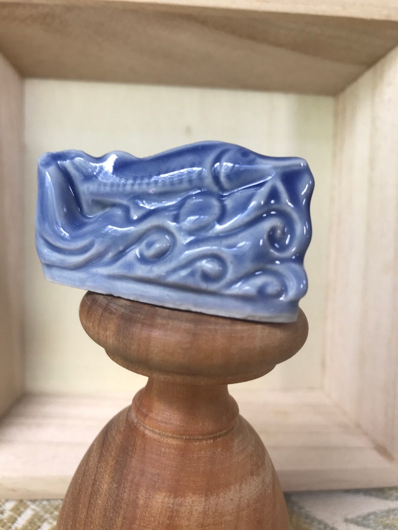 Signed Wade England glazed porcelain figurine - blue DOLPHIN - Wade Whimsies, Red Rose Tea, dollhouse Miniatures image 4