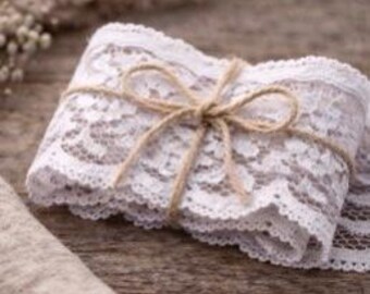 1" wide vintage white lace - by the yard