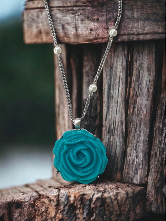 Avon sale rose necklace