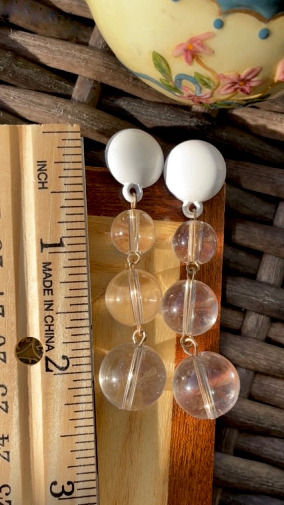 White and clear bauble vintage drop earrings - image 6