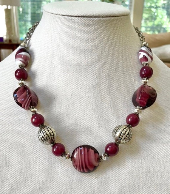 Stunning vintage beaded necklace with beautiful c… - image 1