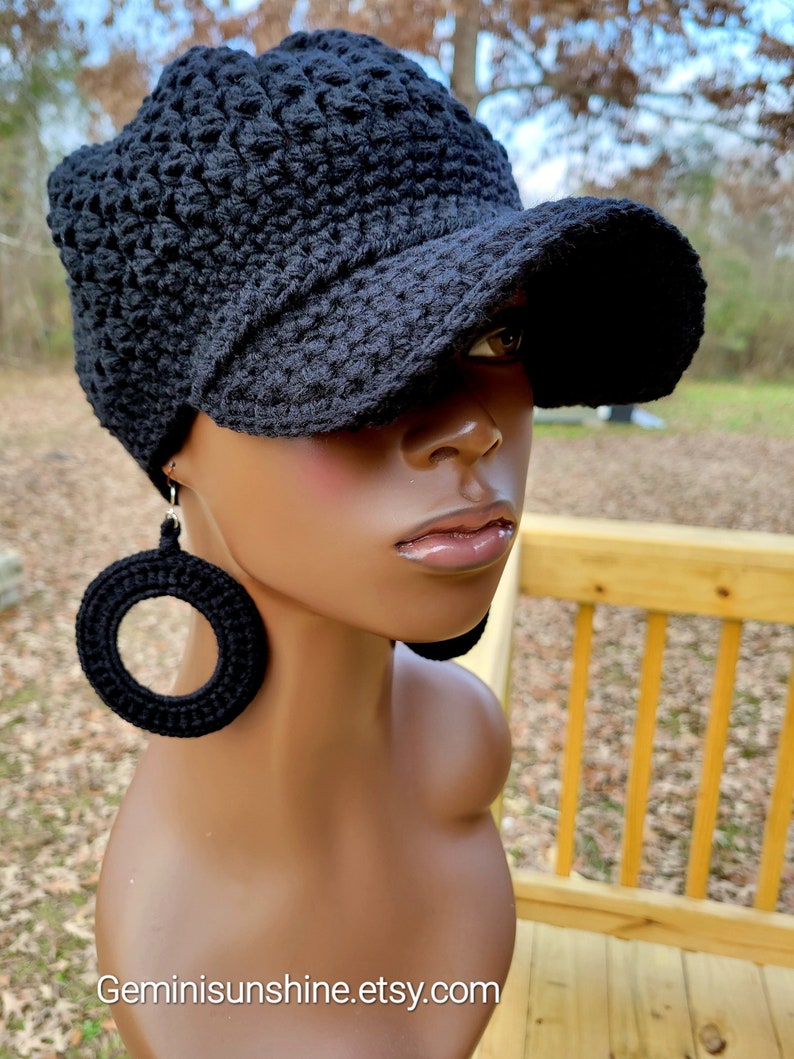 Plain Jane Black Crochet Cap and Earrings 画像 1