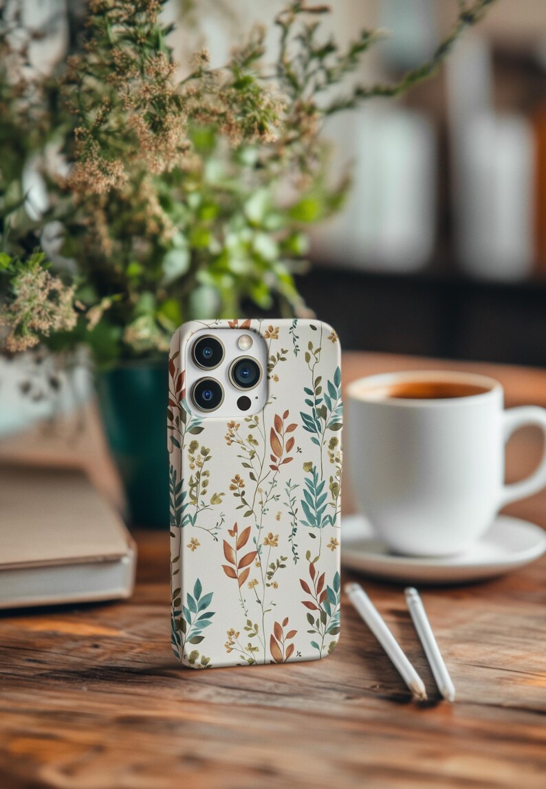 植物柄スマホケース：秋の葉をイメージした、スリムで保護性に優れたデザイン 画像 3