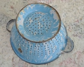 Vintage Agate Colander, Blue Marbled Enamel Colander, Kitchen Strainer, Farmhouse Decor, Farmhouse Colander