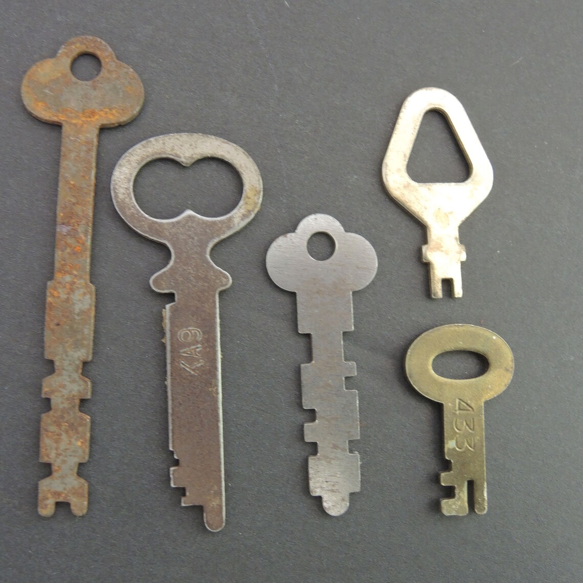 Vintage Flat Keys 5 Vintage Keys Etsy