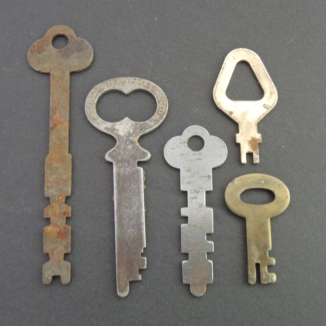 Vintage Flat Keys 5 Vintage Keys Etsy