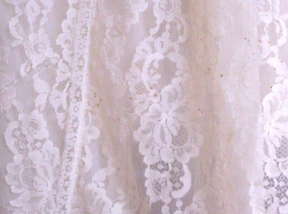 Vintage Ivory  Lace  Floor Length Peignoir - image 3