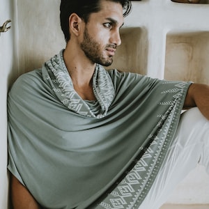 El Destino Poncho - Unisex - Super Soft - Ethnic Pattern - Ponchino - Sage