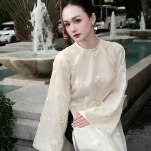 TUYET MUA Set Ao Dai Cach Tan White Color/Flowers Design Ao Dai/Ao Dai For Women /Ao Dai VietNam/Black Pants included/CT285