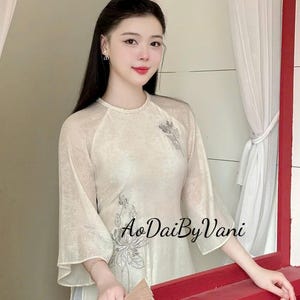 Set Ao Dai Lua To Ong Cream Embroidery Lotus Braided Neckline/Ao Dai Cach Tan with pants/Pre-made Modernized Vietnamese Ao Dai /CT295