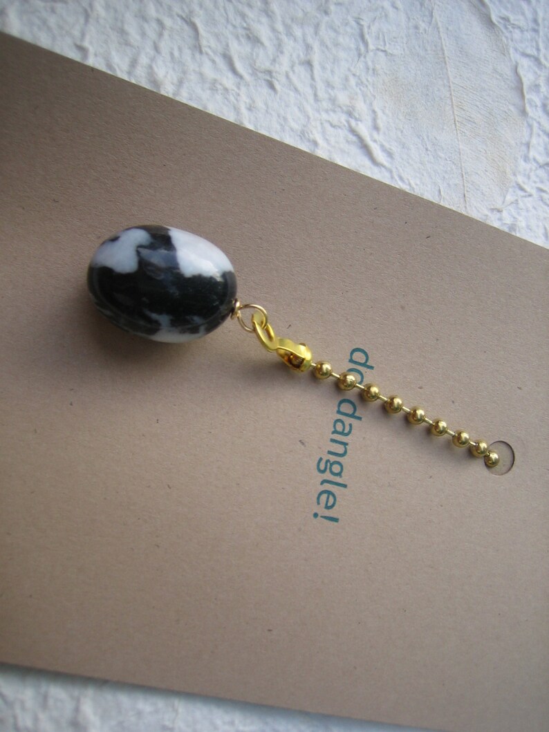 Fan Dangle Tumbled Pebble on Brass Light Pull Switch Single Black White Polished