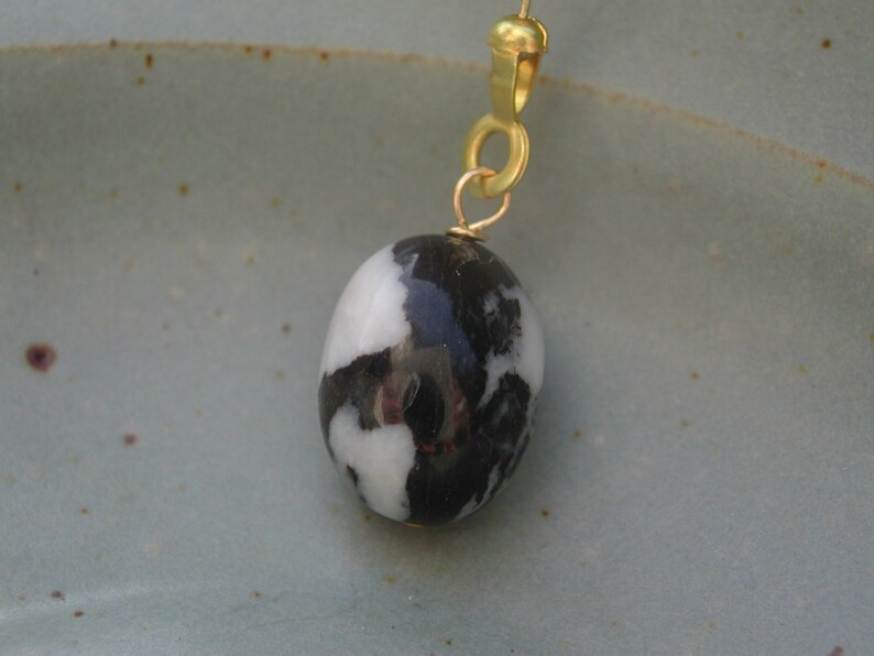Fan Dangle Tumbled Pebble on Brass Light Pull Switch Single Black White Polished