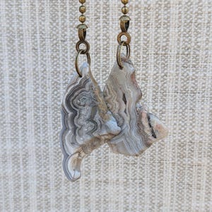 Butterfly Wings Fan/Light Pulls: White & Gray Laguna Lace Agate Pull Chains, Brass Hardware