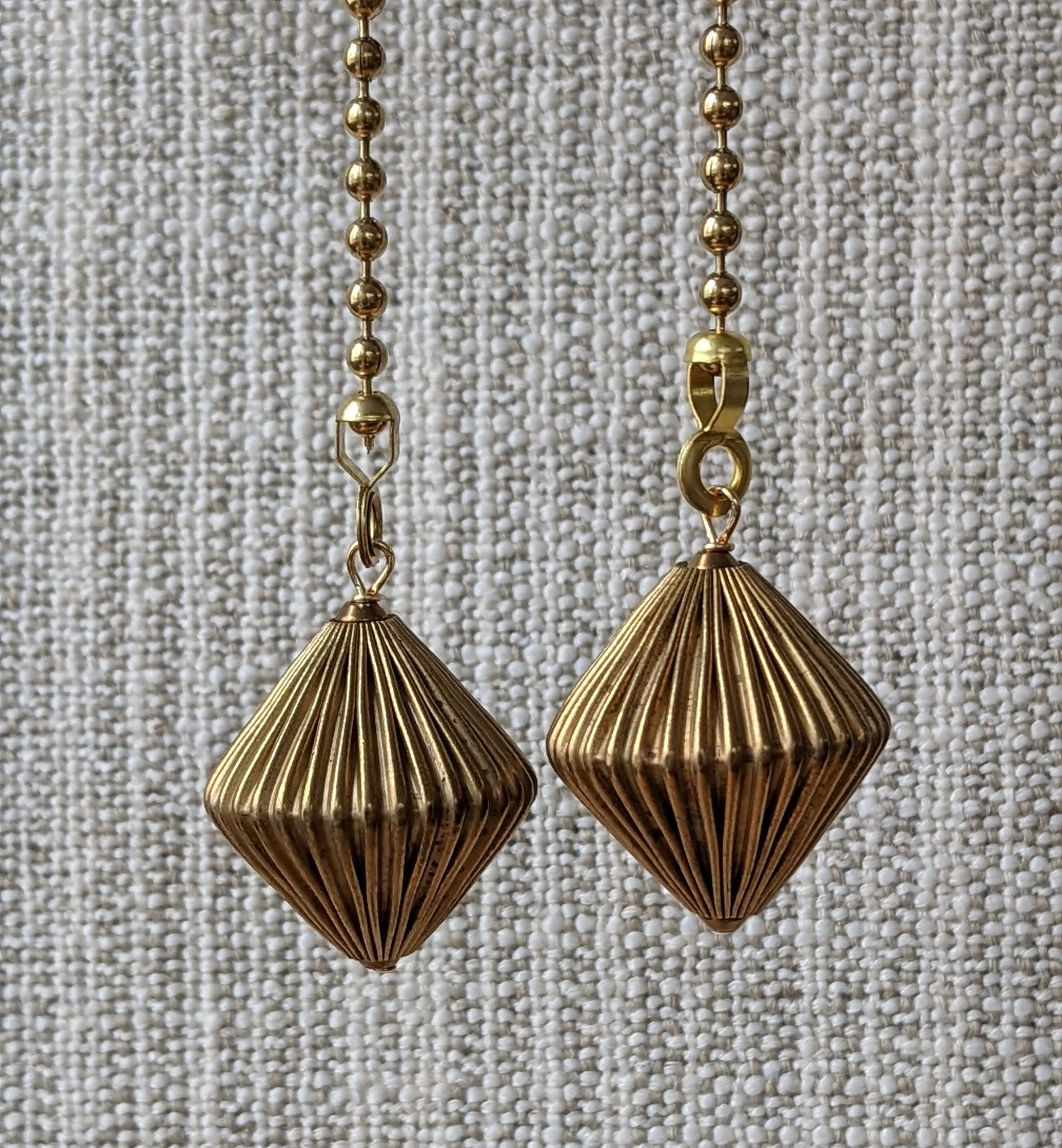 Vintage Ceiling Fan Pulls, Ribbed Fan Pulls, Pair of Fan Pulls, Textured Brass Fan Pulls