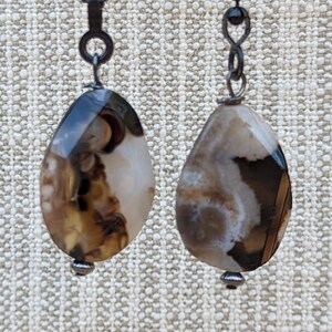Blossom Agate Fan & Light Pulls: Faceted Stone Fan Dangles, Black Pull Chains