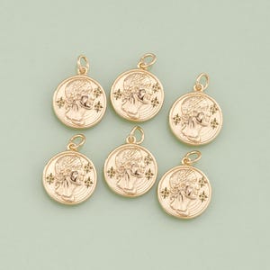 1pcs 18K Gold Filled Queen Pendant Queen Charm for DIY Jewelry Finding Necklace Bracelet AD-957