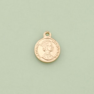 1pcs 18K Gold Filled Queen Pendant Queen Charm for DIY Jewelry Finding Necklace Bracelet NY-1226