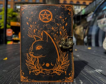 Personalisierte Leder Hexe Grimoire Tagebuch: Schwarze Katze Design