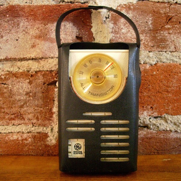 Vintage GE Transistor Hand-held Radio with Case- WORKING