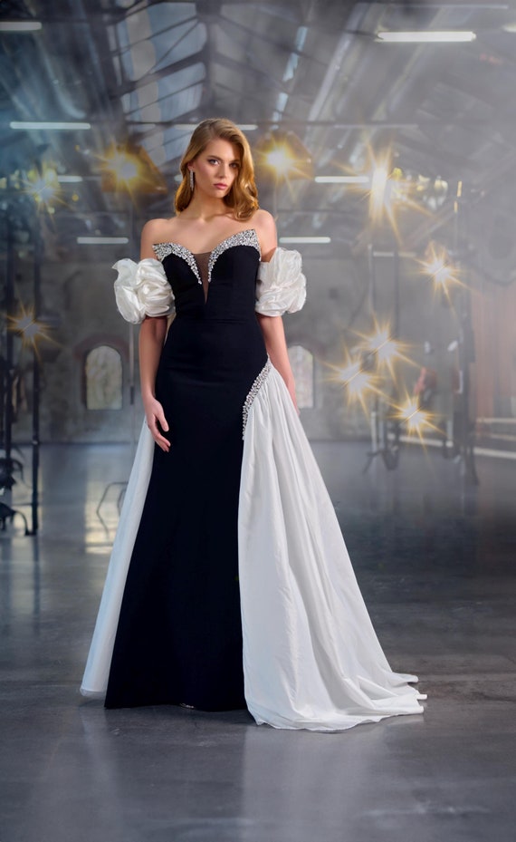 green emerald velvet dress Mermaid White and Black Long Prom Dress, Formal Dress US 14 / Black main image 1