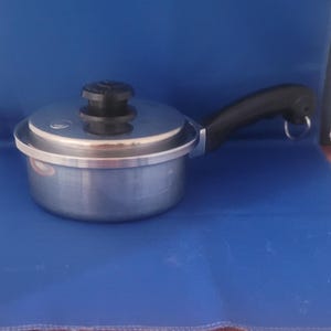 Vintage SALADMASTER 7&quot; Pan & Lid w/Steam Vent T304S Stainless Steel 28 ounces