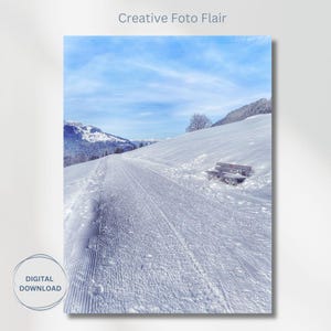 Décoration murale scène de neige Wengen | Sentiers de randonnée enneigés avec banc en bois | Image hivernale minimaliste | Photo d'une journée ensoleillée dans les Alpes à imprimer