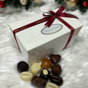 Chocolats belges pour diabétiques dans une boîte cadeau blanche 200 g 16-17 chocolats assortis individuels par Balance