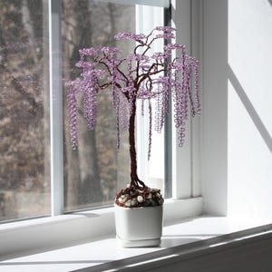 Escultura de bonsai em arame de flor de cerejeira rosa feita à mão: decoração zen