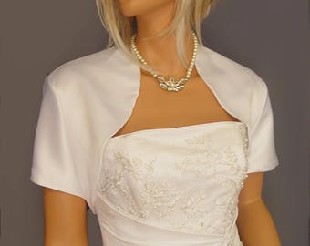 Chaqueta de bolero satinado wedding shrug bridal cover up short sleeve SBA100 DISPONIBLE en blanco y otros 17 colores. ¡Pequeño a talla grande!