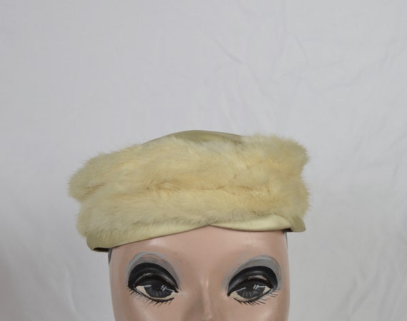 Vintage 1950s Rabbit Fur And Satin Covered Pillbo… - image 1