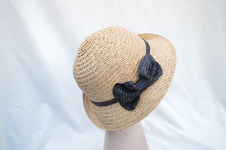 Tan/Black Cloche Hat With Bow / Vintage Inspired Downton Abbey Cloche Hat / Tan/Black Straw Cloche Hat With Rolled Brim And Bow image 4
