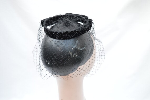 Vintage 1950's Black Cocktail Hat With Veil / Vin… - image 5