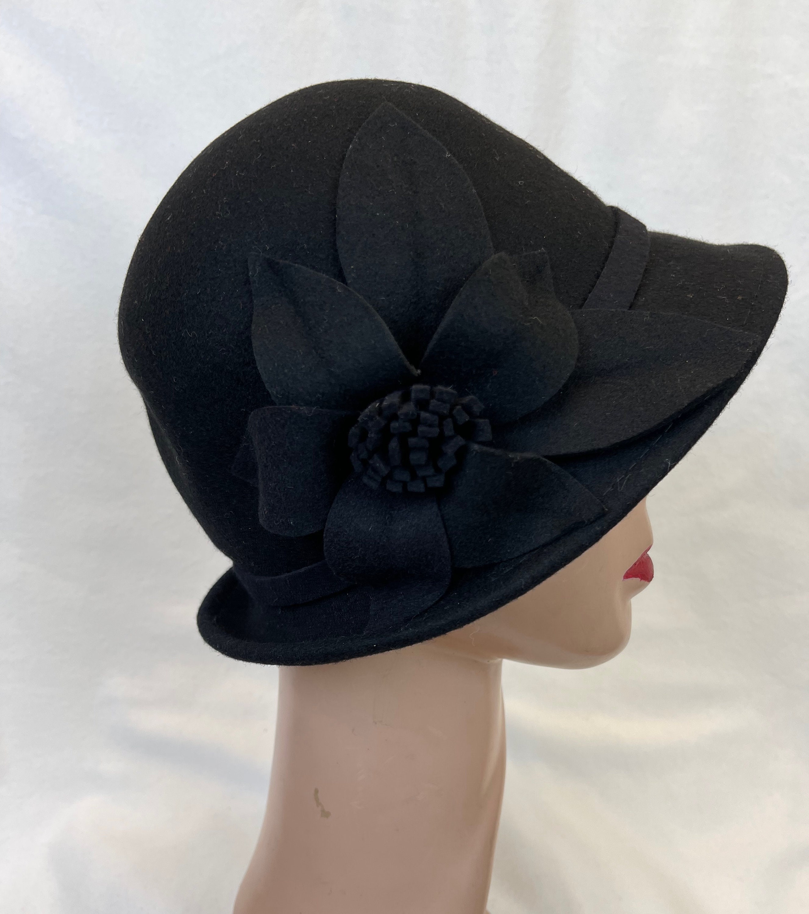 Black Wool Felt Cloche Hat Vintage 1920s Style Flower Polka Dot Tulle Netting Black Felt Cloche Hat – Red Flowers & Veil, 1920s Style - Etsy main image 2