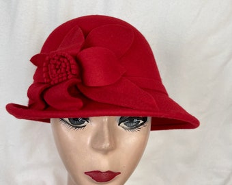 Red Wool Felt Cloche Hat With Felt Flower / Vintage Inspired Red Felt Cloche Hat / Downton Abbey Cloche Hat / Large Head Size Available