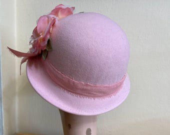 Pink Felt Cloche Hat: Vintage 1920s Style With Silk Roses - Etsy display picture 1
