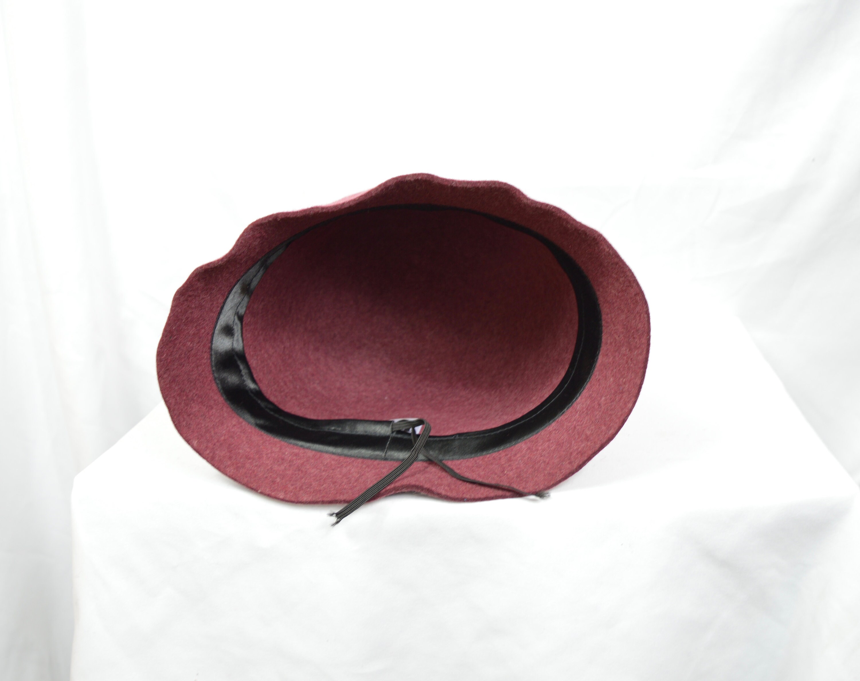 Timeless Vintage Style 1920s Hand Made England Cloche Burgundy Wool Felt Hat 1930s Burgundy Felt Wool Cloche Hat – Ian Drummond Vintage main image 2