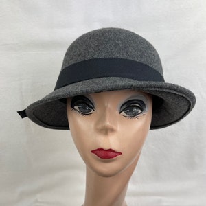 Gray Felt Cloche Hat With Turned Up Slanted Brim And Black Ribbon Band / Vintage Inspired Gray Felt Cloche Hat / Downton Abbey Cloche Hat